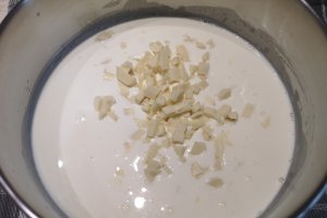 Desert tort cu ciocolata si visine