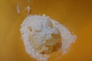 Desert tort cu ciocolata si visine