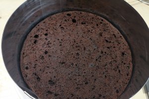 Desert tort cu ciocolata si visine