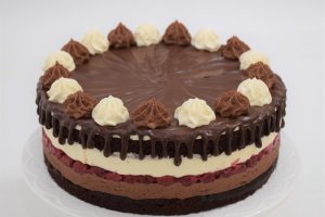 Desert tort cu ciocolata si visine
