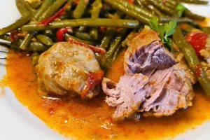 Muschiulet de porc cu bere si fasole verde