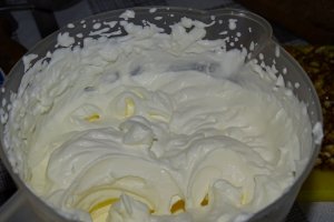 Desert cu pepene galben