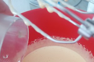 Desert prajitura cu foi si crema din budinca cu visine