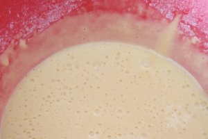 Desert prajitura cu foi si crema din budinca cu visine