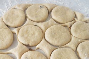 Reteta de gogosi pufoase si aromate cu aluat dospit