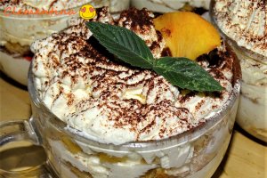 Desert cu banana si piersica