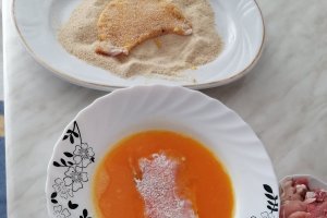 Snitel din cotlet de porc, in stil vienez