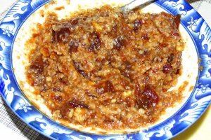 Desert cornuri pufoase cu gem de prune si nuca macinata
