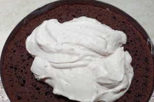 Desert tort cu capsuni si ciocolata