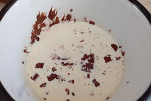 Desert tort cu capsuni si ciocolata