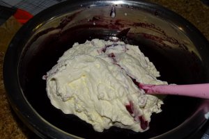 Reteta de tort Irina cu crema de afine de padure