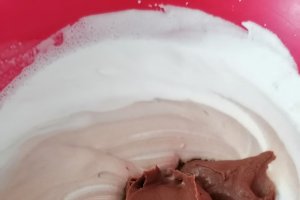 Reteta de tort cu crema de branza si visine