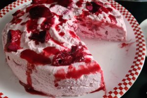 Reteta de cheesecake cu branza si prune