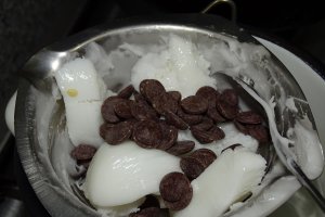 Reteta de prajitura cu fondant si un mot de frisca