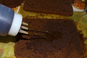Reteta de prajitura cu fondant si un mot de frisca