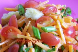 Salata de morcov cu rosii cherry si crutoane
