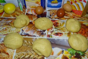 Reteta de tort cu crema de lamaie si foi coapte