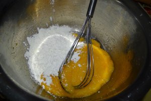 Reteta de tort cu crema de lamaie si foi coapte