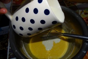 Reteta de tort cu crema de lamaie si foi coapte