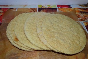 Reteta de tort cu crema de lamaie si foi coapte