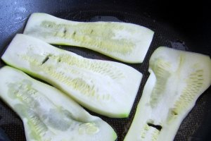 Rulouri de pangasius cu dovlecei