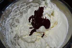 Reteta de mousse au chocolat cu Irish cream liqueur