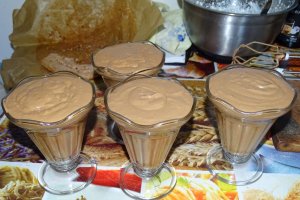 Reteta de mousse au chocolat cu Irish cream liqueur