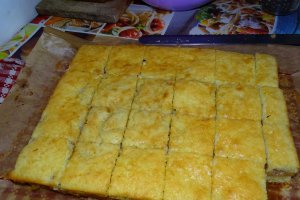 Reteta de placinta cu mere si aluat cu unt
