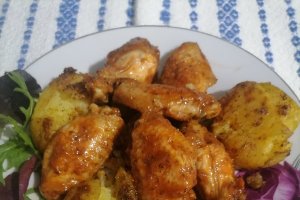 Reteta de aripioare de pui picante, cu cartofi la cuptor