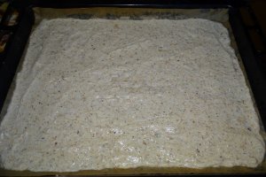 Reteta de rulouri cu bezea si alune de padure