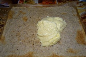 Reteta de rulouri cu bezea si alune de padure