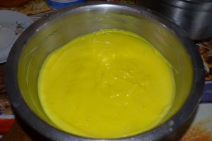 Reteta de tort cu crema de vanilie cu unt si krant