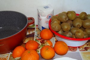 Reteta de dulceata cu kiwi si suc de mandarine