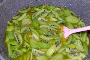 Reteta de dulceata cu kiwi si suc de mandarine