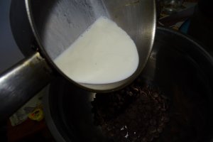 Reteta de tort cu zmeura si ciocolata