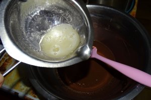Reteta de tort cu zmeura si ciocolata