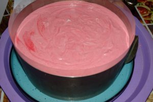 Reteta de tort cu zmeura si ciocolata