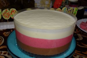 Reteta de tort cu zmeura si ciocolata