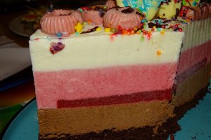 Reteta de tort cu zmeura si ciocolata