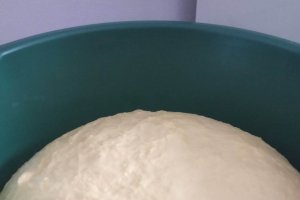 Reteta de cozonac pufos cu aluat oparit