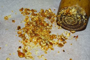 Reteta de tort cu crema de unt cu ciocolata si jeleu de coacaze rosii