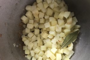 Reteta de supa ceha de usturoi (Česnečka) Reteta nr.11 din top Best Soups the World