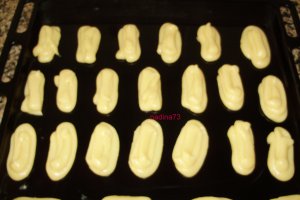 Eclere umplute cu crema de cremes