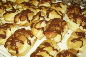 Eclere umplute cu crema de cremes