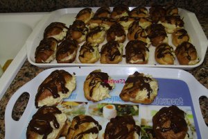 Eclere umplute cu crema de cremes