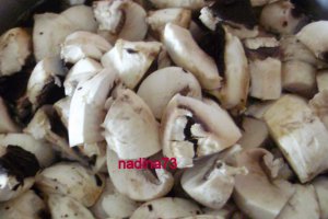 Chiftelute de pui cu ciuperci si cascaval