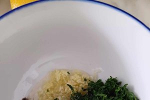 Reteta de salata de dovlecei feliati