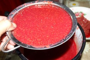 Reteta de sirop-nectar de zmeura ( reteta cu nr 999 de dulcegarii)