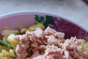 Reteta de salata de cartofi cu ton