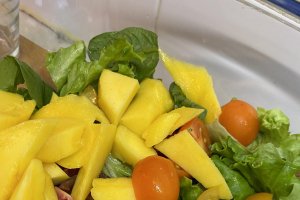 Reteta de salata de pui cu mango